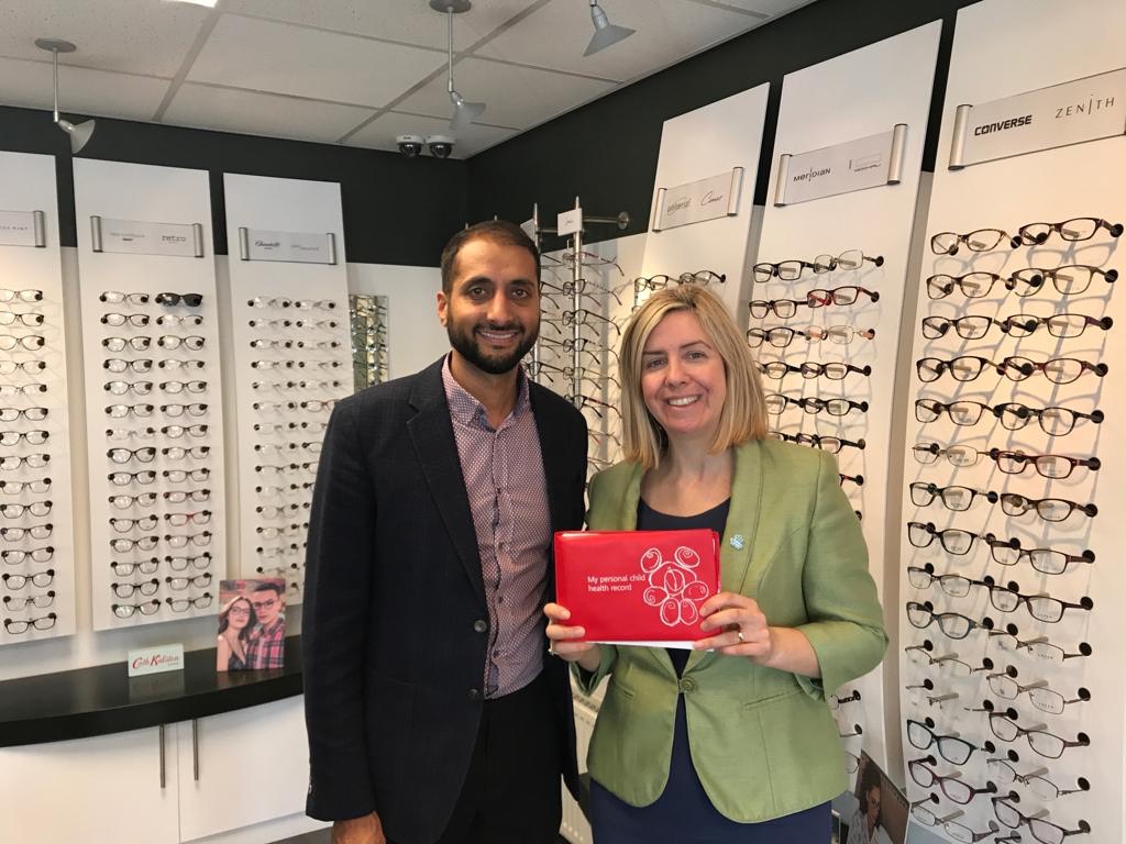 Local MP supports Valli Opticians ‘Red Book’ Campaign image